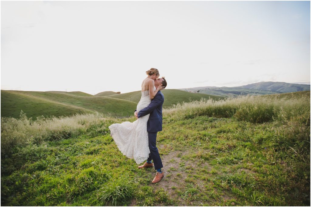 Golden hour wedding photography inspiration by Bay Area photographer, Ashley Carlascio Photography.