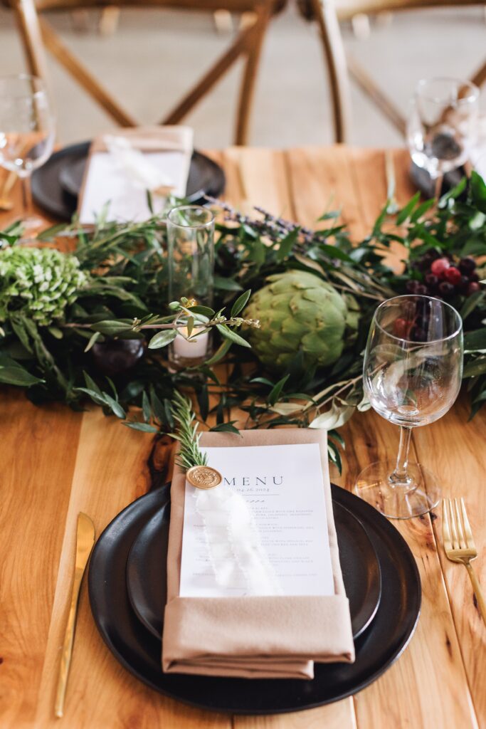 Elegant and Timeless Black and White wedding at The Barn at Pheasant Trail Ranch | Colleen + Trent