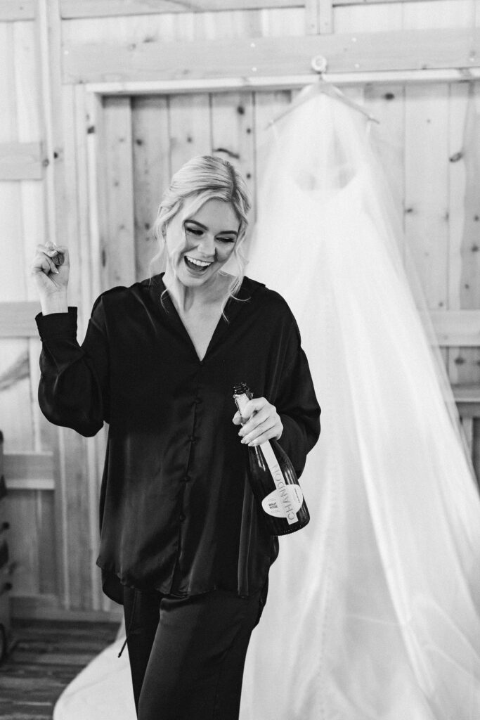 Elegant and Timeless Black and White wedding at The Barn at Pheasant Trail Ranch | Colleen + Trent