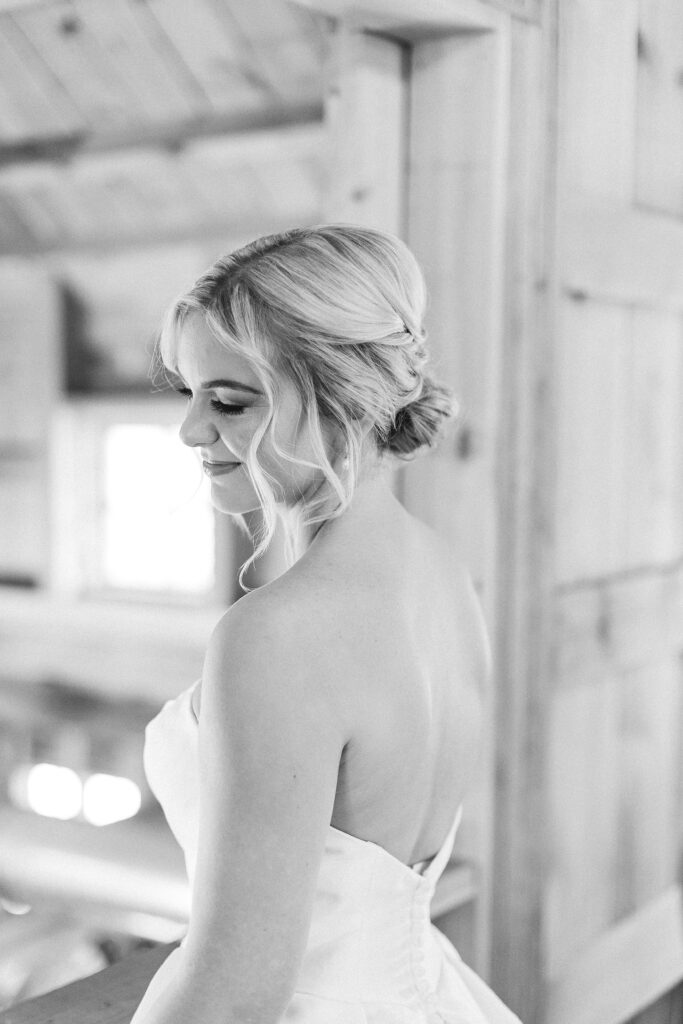 Elegant and Timeless Black and White wedding at The Barn at Pheasant Trail Ranch | Colleen + Trent