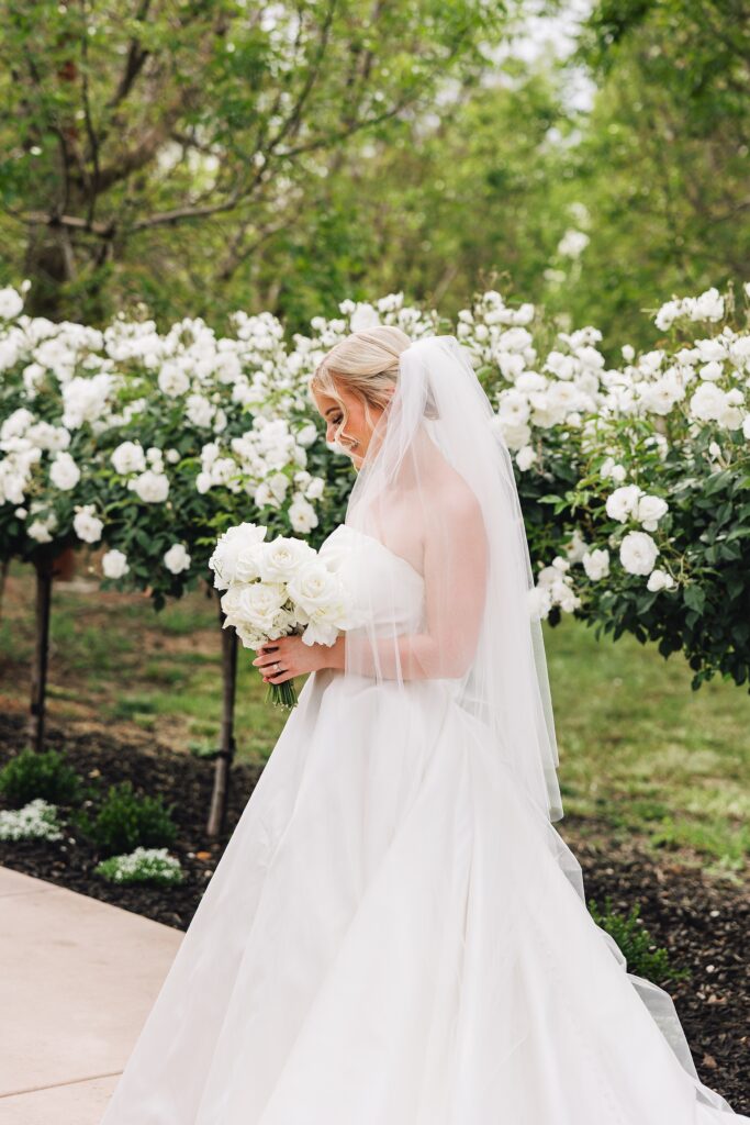 Elegant and Timeless Black and White wedding at The Barn at Pheasant Trail Ranch | Colleen + Trent