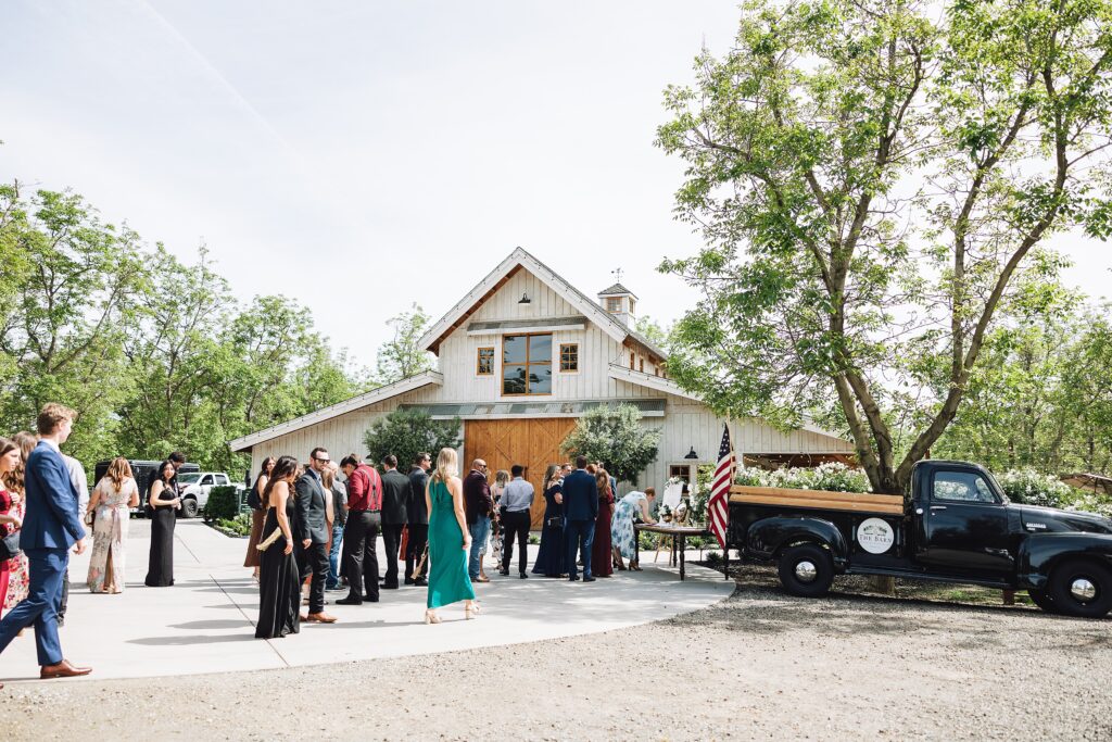 Elegant and Timeless Black and White wedding at The Barn at Pheasant Trail Ranch | Colleen + Trent