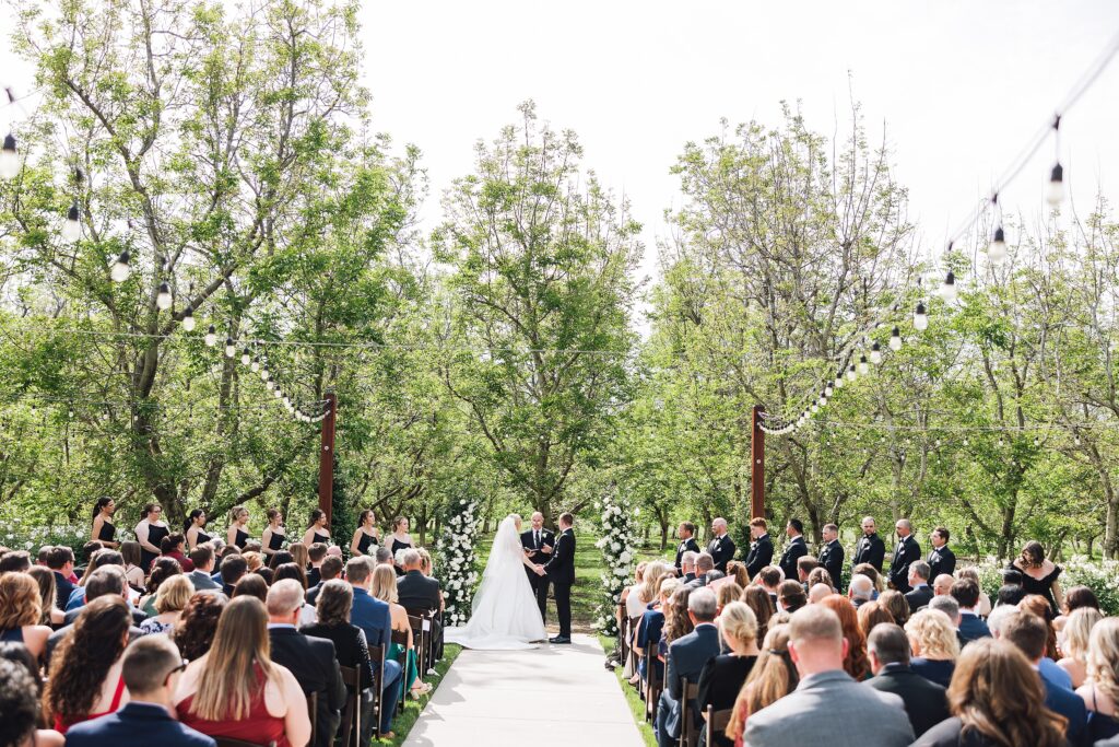 Elegant and Timeless Black and White wedding at The Barn at Pheasant Trail Ranch | Colleen + Trent