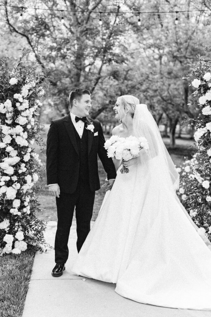 Elegant and Timeless Black and White wedding at The Barn at Pheasant Trail Ranch | Colleen + Trent