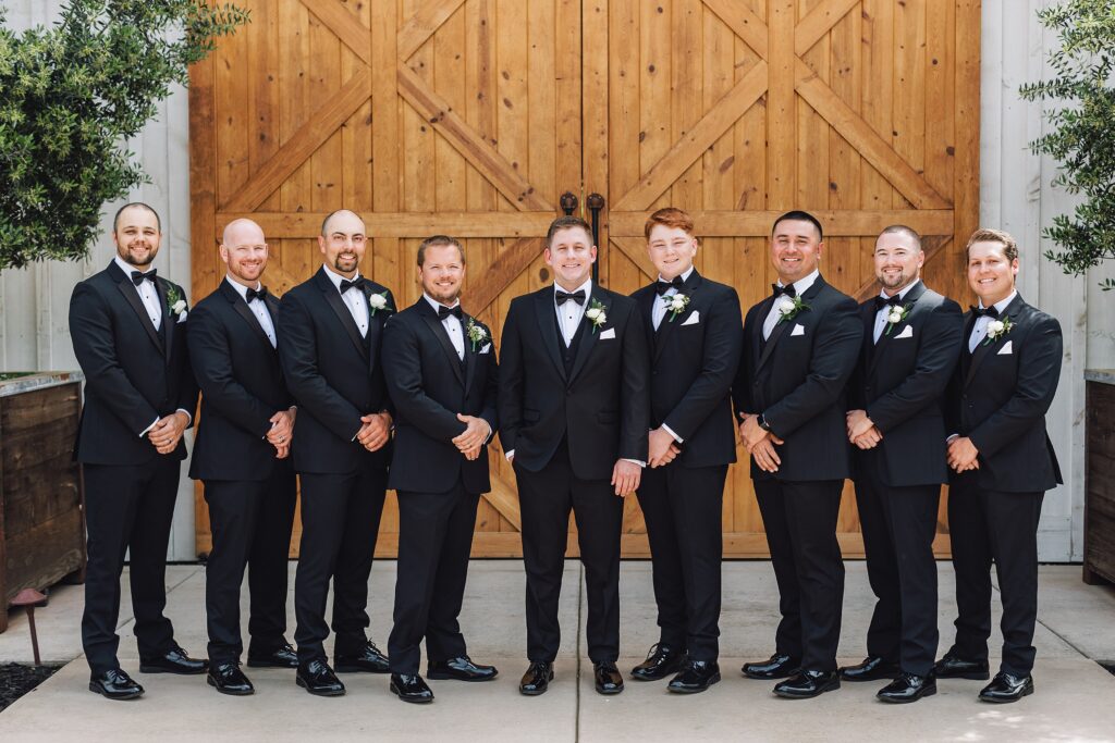 Elegant and Timeless Black and White wedding at The Barn at Pheasant Trail Ranch | Colleen + Trent