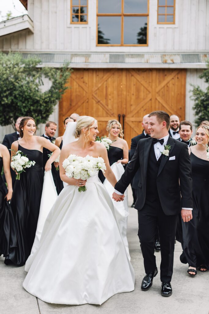 Elegant and Timeless Black and White wedding at The Barn at Pheasant Trail Ranch | Colleen + Trent