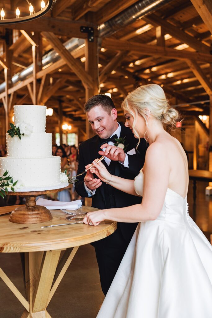 Elegant and Timeless Black and White wedding at The Barn at Pheasant Trail Ranch | Colleen + Trent