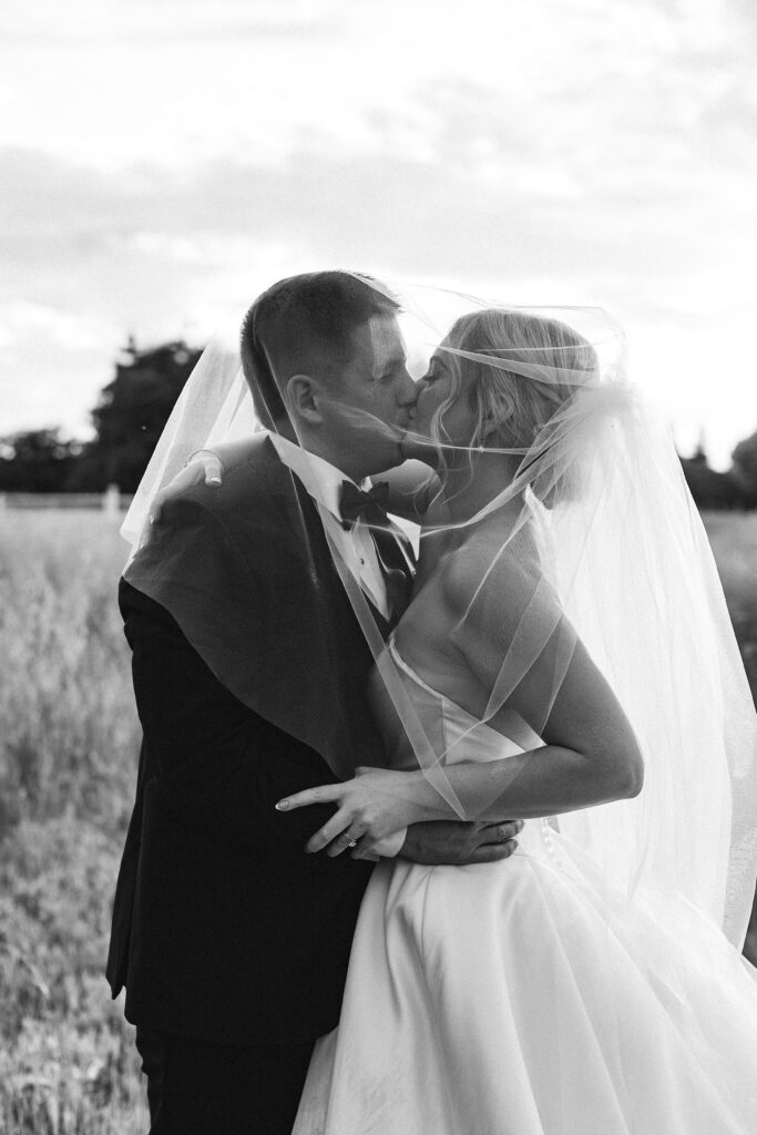 Elegant and Timeless Black and White wedding at The Barn at Pheasant Trail Ranch | Colleen + Trent