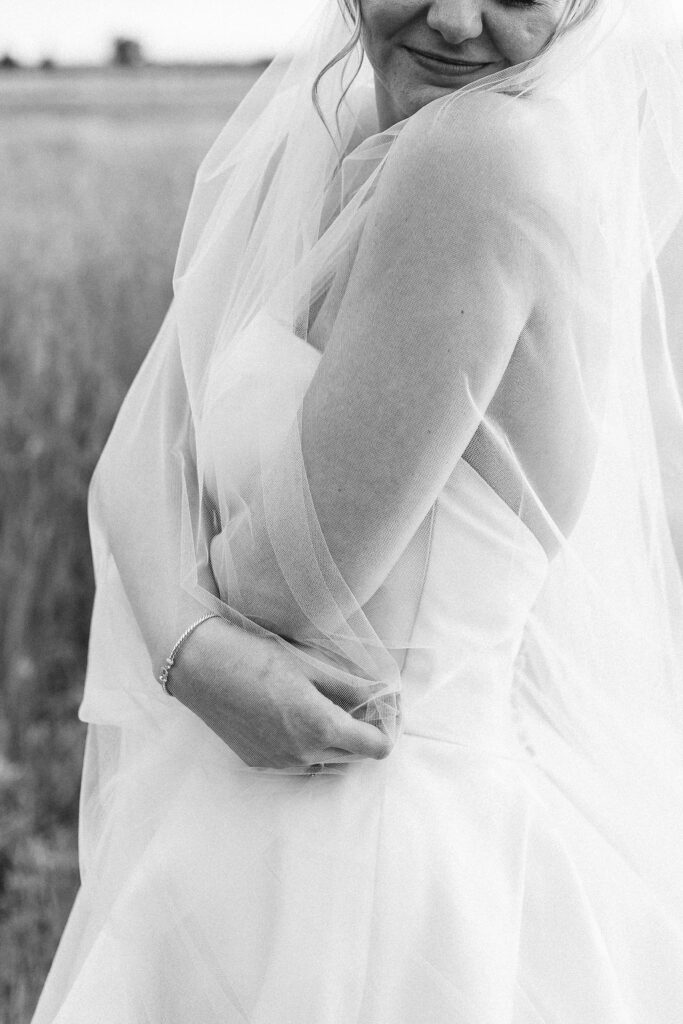 Elegant and Timeless Black and White wedding at The Barn at Pheasant Trail Ranch | Colleen + Trent