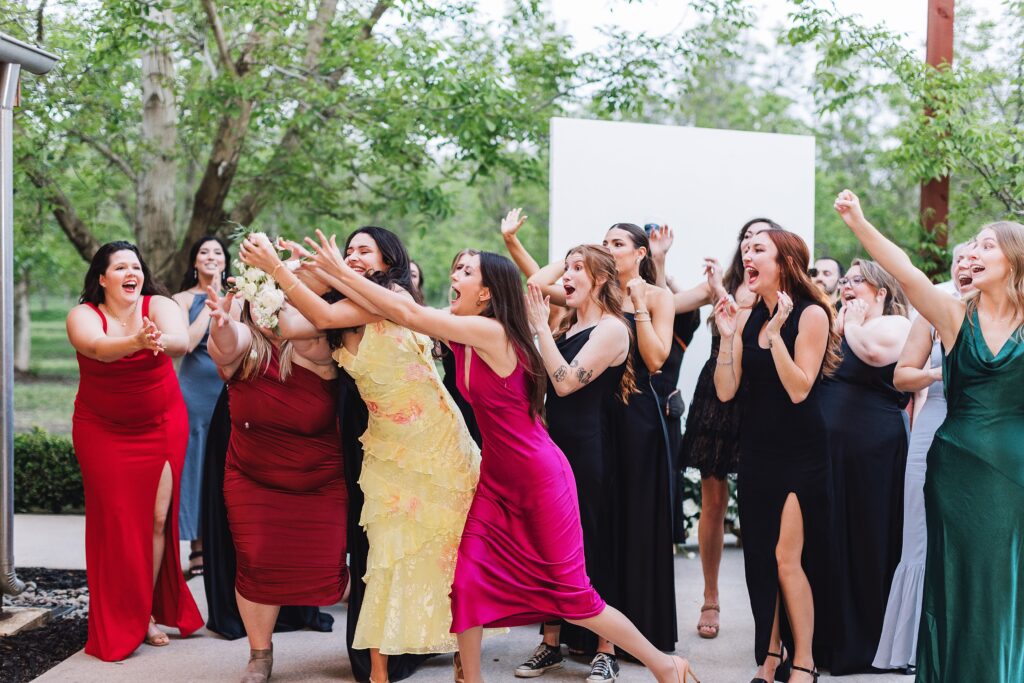 Elegant and Timeless Black and White wedding at The Barn at Pheasant Trail Ranch | Colleen + Trent