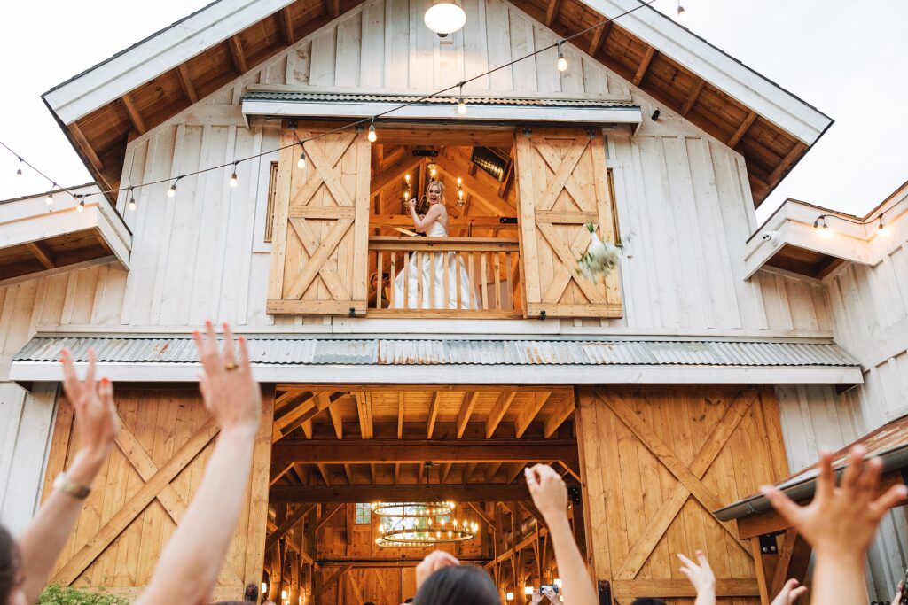 Elegant and Timeless Black and White wedding at The Barn at Pheasant Trail Ranch | Colleen + Trent