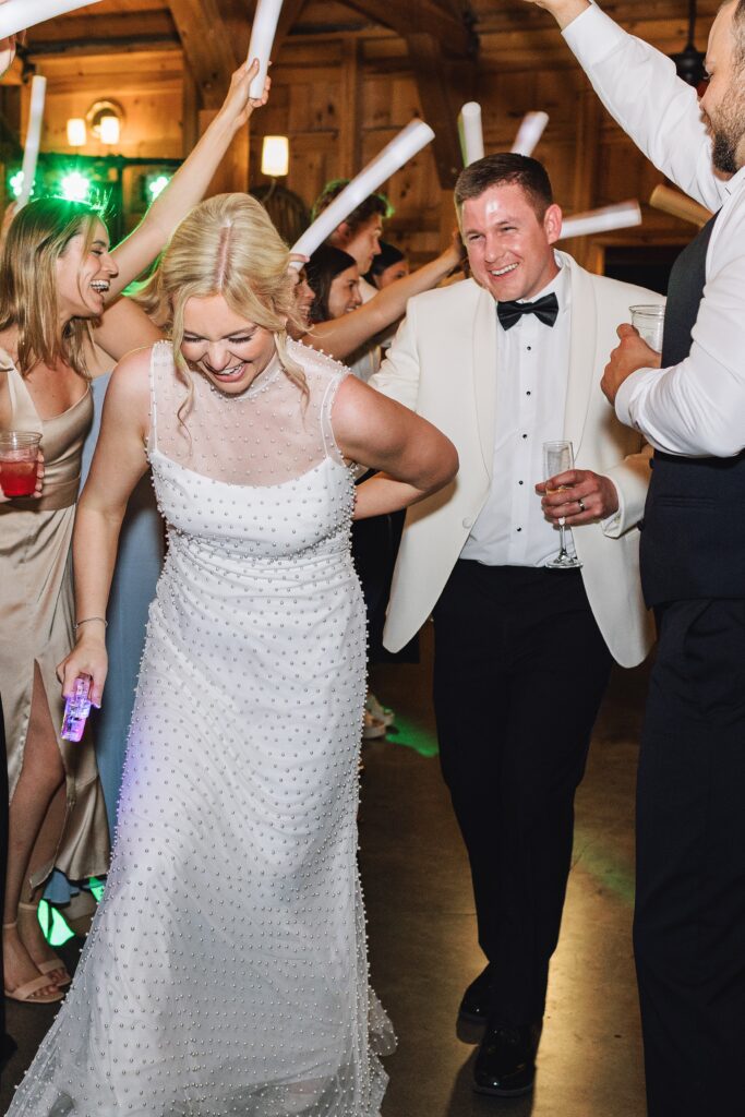 Elegant and Timeless Black and White wedding at The Barn at Pheasant Trail Ranch | Colleen + Trent