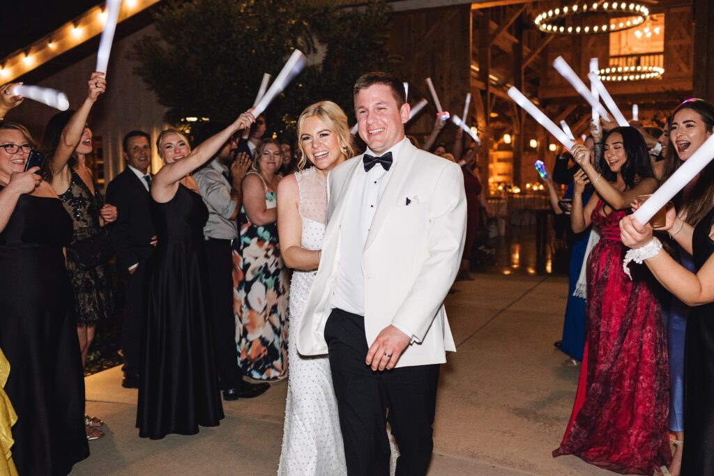 Elegant and Timeless Black and White wedding at The Barn at Pheasant Trail Ranch | Colleen + Trent